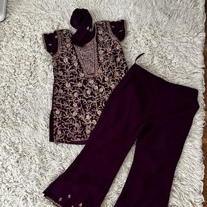 New Woman's tunic with scarf and pants XL